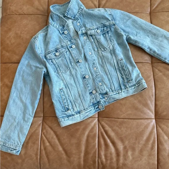 GAP Jean Jacket - Picture 1 of 4